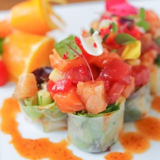 Sashimi Salad Roll
